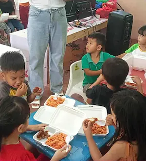Light & Hope for the Philippines - Feeding Ministry 2