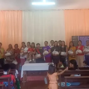 Light & Hope for the Philippines - Families Receiving Groceries