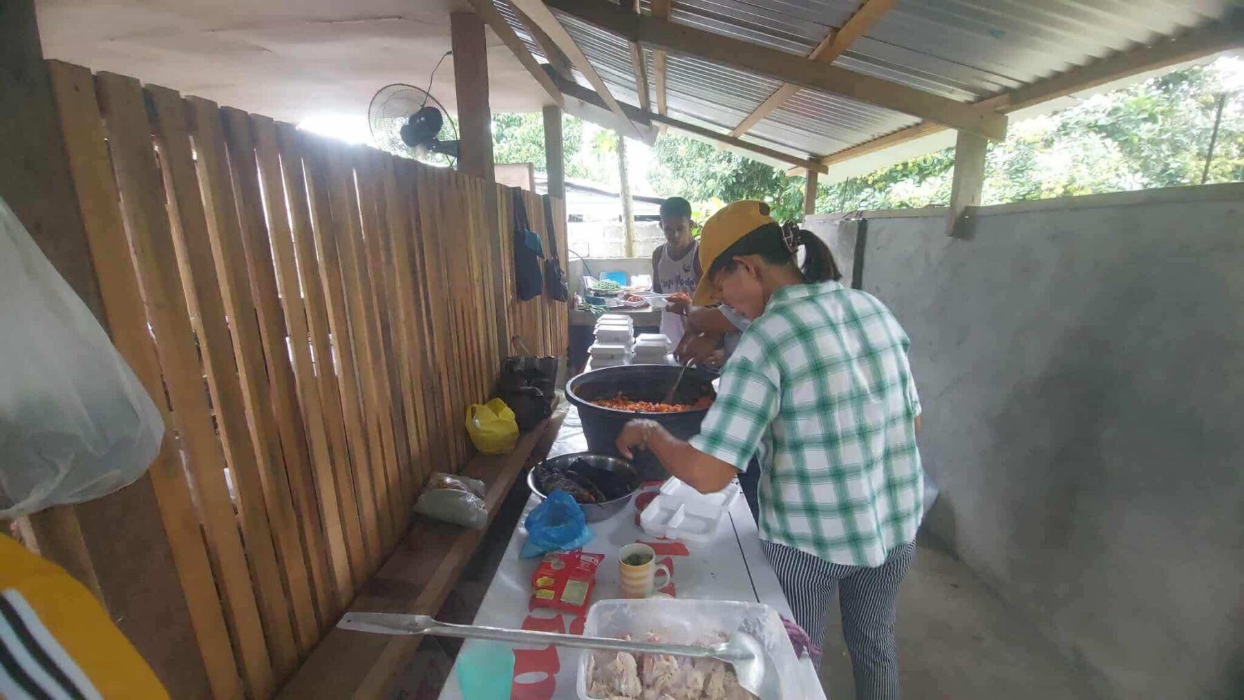 Light & Hope for the Philippines - Feeding Ministry